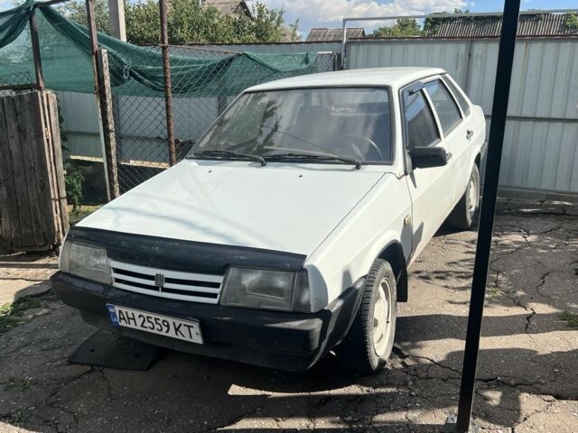 Белый ВАЗ 21099, объемом двигателя 1.5 л и пробегом 100 тыс. км за 1209 $, фото 1 на Automoto.ua