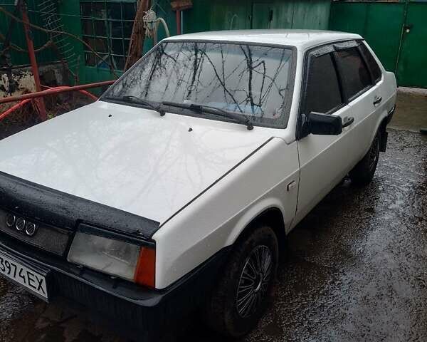 Белый ВАЗ 21099, объемом двигателя 1.5 л и пробегом 200 тыс. км за 1700 $, фото 1 на Automoto.ua