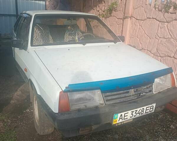 Белый ВАЗ 21099, объемом двигателя 1.5 л и пробегом 287 тыс. км за 1307 $, фото 1 на Automoto.ua
