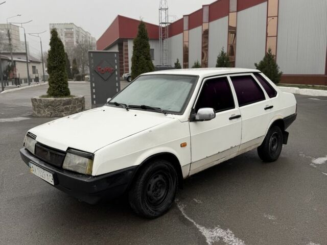 Белый ВАЗ 21099, объемом двигателя 0 л и пробегом 200 тыс. км за 700 $, фото 1 на Automoto.ua