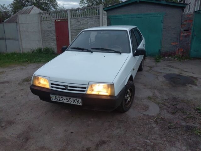 Белый ВАЗ 21099, объемом двигателя 1.5 л и пробегом 200 тыс. км за 999 $, фото 1 на Automoto.ua