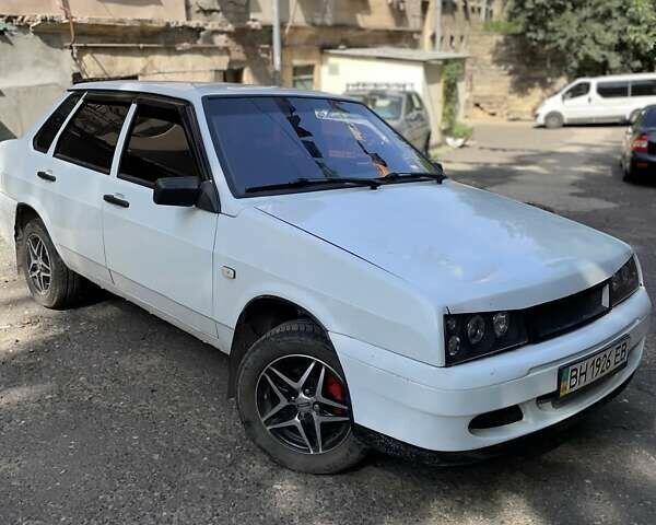Белый ВАЗ 21099, объемом двигателя 0 л и пробегом 160 тыс. км за 2350 $, фото 1 на Automoto.ua