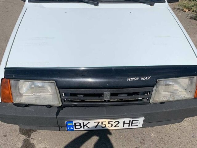 Белый ВАЗ 21099, объемом двигателя 1.5 л и пробегом 122 тыс. км за 1500 $, фото 1 на Automoto.ua