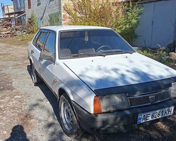ВАЗ 21099 2000 в Николаеве на Automoto.ua Белый ВАЗ 21099, объемом двигателя 1.5 л и пробегом 189 тыс. км за 900 $, фото 1 на Automoto.ua