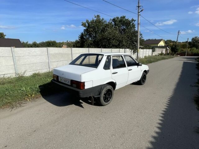 Белый ВАЗ 21099, объемом двигателя 1.5 л и пробегом 219 тыс. км за 894 $, фото 1 на Automoto.ua