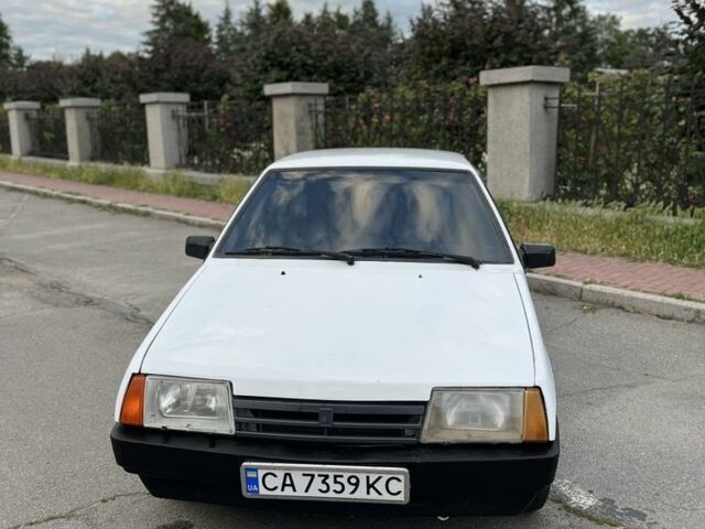 Белый ВАЗ 21099, объемом двигателя 1.5 л и пробегом 225 тыс. км за 1150 $, фото 1 на Automoto.ua