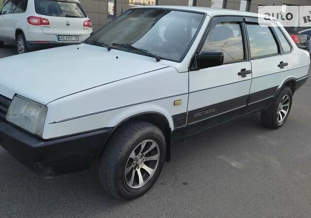 Белый ВАЗ 21099, объемом двигателя 1.5 л и пробегом 147 тыс. км за 1450 $, фото 1 на Automoto.ua