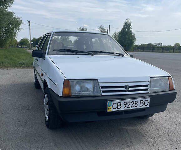 Белый ВАЗ 21099, объемом двигателя 1.6 л и пробегом 183 тыс. км за 1350 $, фото 1 на Automoto.ua