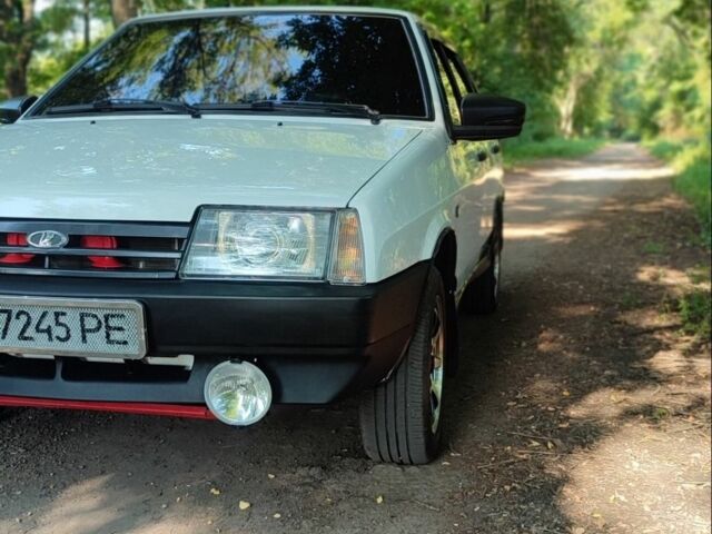 Білий ВАЗ 21099, об'ємом двигуна 1.5 л та пробігом 170 тис. км за 3410 $, фото 1 на Automoto.ua