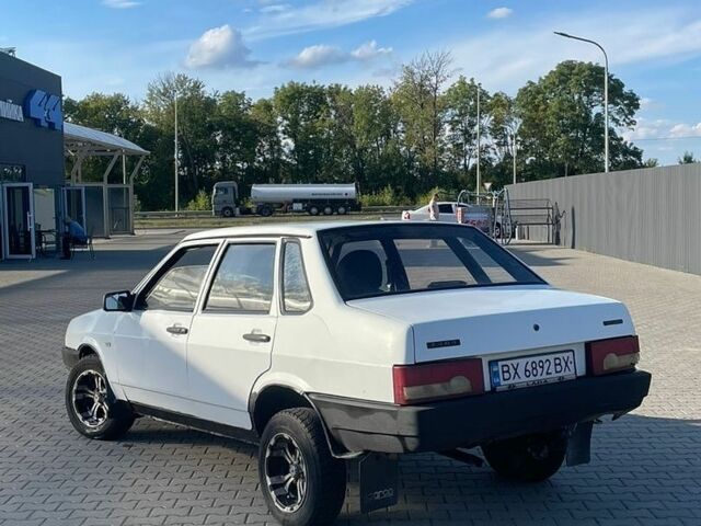Белый ВАЗ 21099, объемом двигателя 1.5 л и пробегом 250 тыс. км за 800 $, фото 1 на Automoto.ua