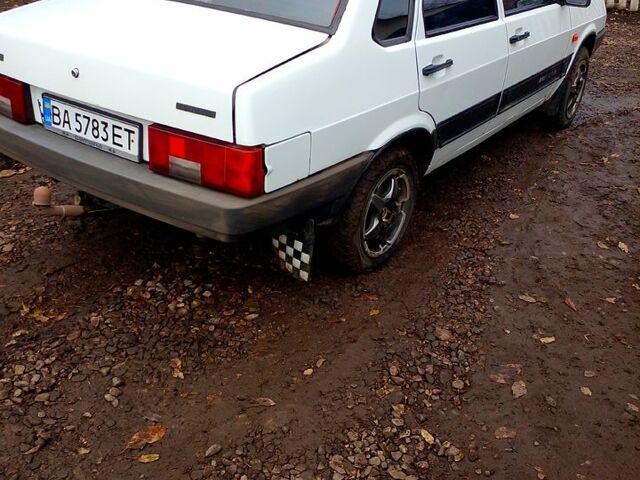 Белый ВАЗ 21099, объемом двигателя 1.5 л и пробегом 220 тыс. км за 1820 $, фото 1 на Automoto.ua