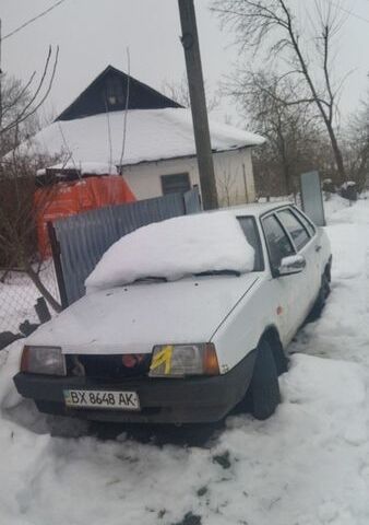 Белый ВАЗ 21099, объемом двигателя 1.5 л и пробегом 250 тыс. км за 599 $, фото 1 на Automoto.ua