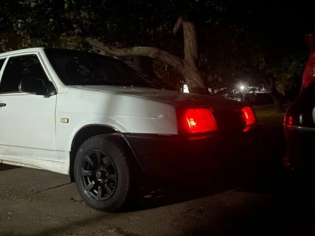 Белый ВАЗ 21099, объемом двигателя 1.5 л и пробегом 130 тыс. км за 1400 $, фото 1 на Automoto.ua