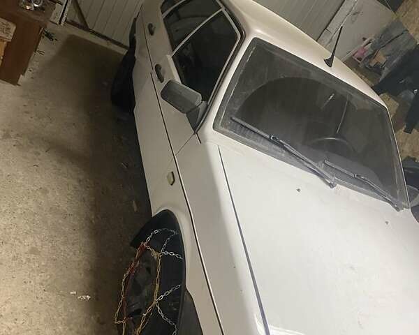 Белый ВАЗ 21099, объемом двигателя 1.5 л и пробегом 146 тыс. км за 1350 $, фото 1 на Automoto.ua