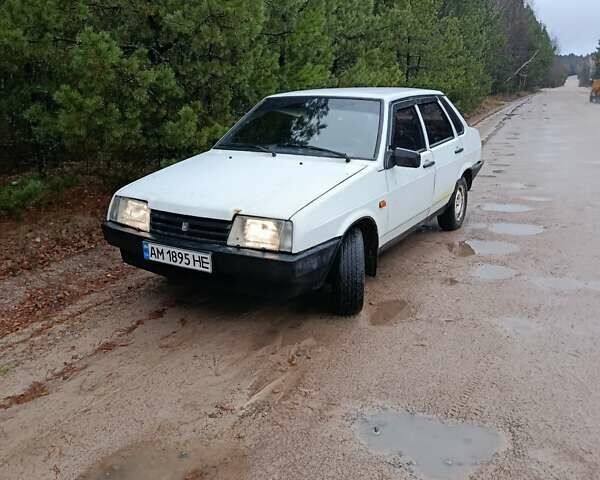 Белый ВАЗ 21099, объемом двигателя 1.5 л и пробегом 280 тыс. км за 1100 $, фото 1 на Automoto.ua