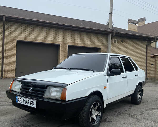 Белый ВАЗ 21099, объемом двигателя 1.6 л и пробегом 122 тыс. км за 1500 $, фото 1 на Automoto.ua