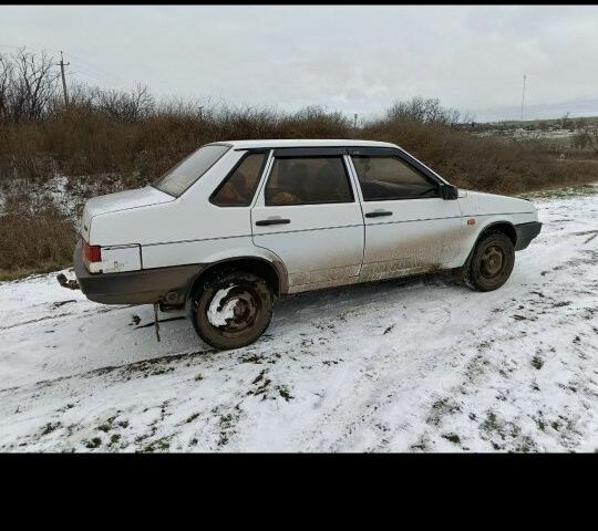 Белый ВАЗ 21099, объемом двигателя 1.6 л и пробегом 154 тыс. км за 2100 $, фото 1 на Automoto.ua