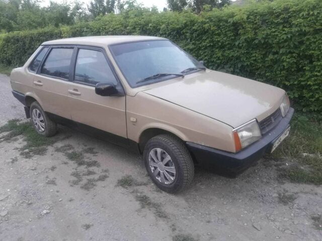Бежевый ВАЗ 21099, объемом двигателя 1.5 л и пробегом 100 тыс. км за 1801 $, фото 1 на Automoto.ua
