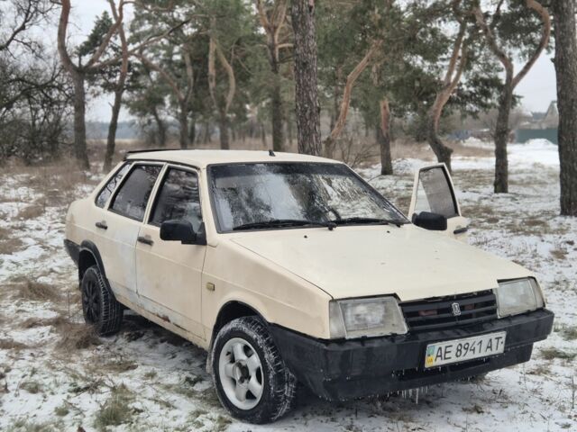 Бежевый ВАЗ 21099, объемом двигателя 1.5 л и пробегом 4 тыс. км за 1100 $, фото 1 на Automoto.ua