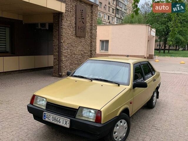 Бежевый ВАЗ 21099, объемом двигателя 1.5 л и пробегом 110 тыс. км за 1100 $, фото 1 на Automoto.ua