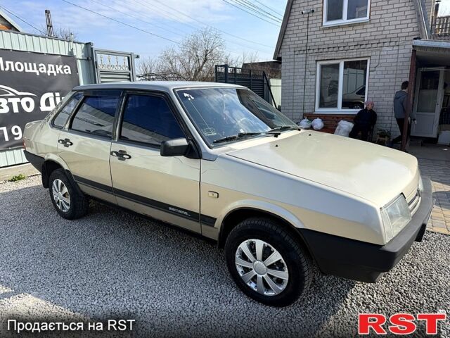 Бежевий ВАЗ 21099, об'ємом двигуна 1.5 л та пробігом 200 тис. км за 700 $, фото 1 на Automoto.ua