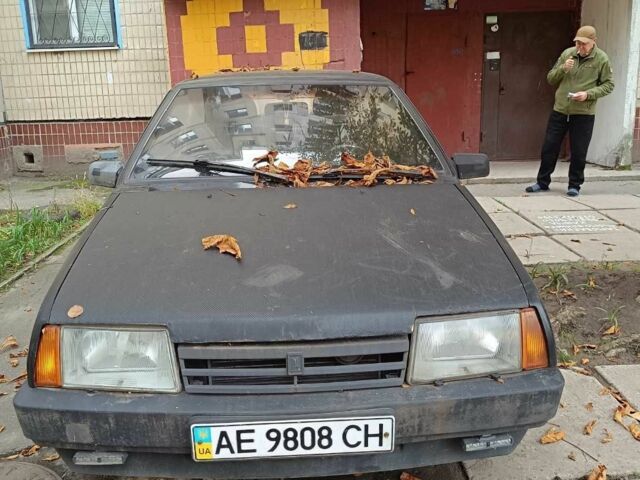 Черный ВАЗ 21099, объемом двигателя 1.5 л и пробегом 350 тыс. км за 1099 $, фото 1 на Automoto.ua