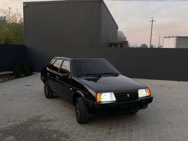 Чорний ВАЗ 21099, об'ємом двигуна 1.6 л та пробігом 210 тис. км за 1897 $, фото 1 на Automoto.ua