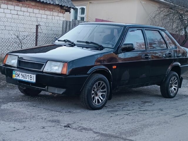 Черный ВАЗ 21099, объемом двигателя 1.5 л и пробегом 293 тыс. км за 1250 $, фото 1 на Automoto.ua