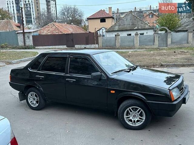 Черный ВАЗ 21099, объемом двигателя 1.5 л и пробегом 160 тыс. км за 2000 $, фото 1 на Automoto.ua