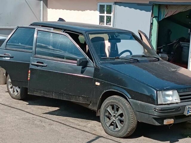 Чорний ВАЗ 21099, об'ємом двигуна 1.5 л та пробігом 200 тис. км за 1555 $, фото 1 на Automoto.ua