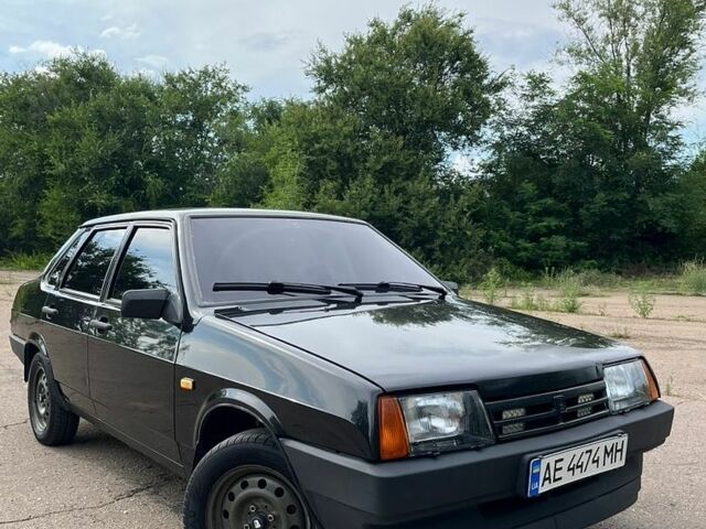 Черный ВАЗ 21099, объемом двигателя 1.6 л и пробегом 243 тыс. км за 3200 $, фото 1 на Automoto.ua