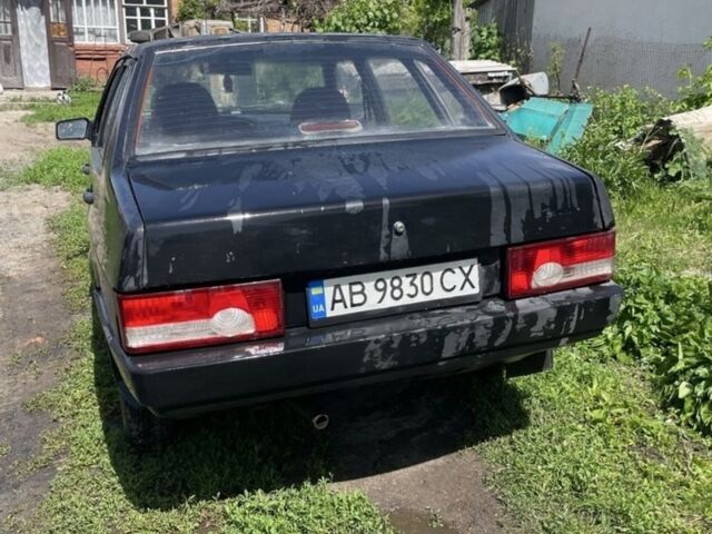 Черный ВАЗ 21099, объемом двигателя 1.6 л и пробегом 299 тыс. км за 1000 $, фото 1 на Automoto.ua