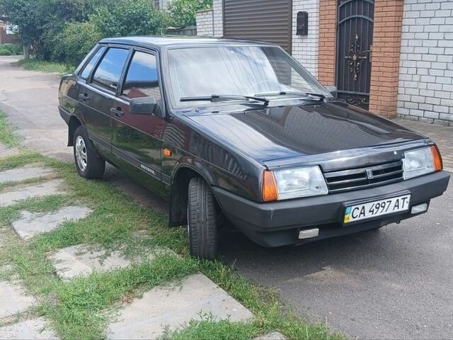 Чорний ВАЗ 21099, об'ємом двигуна 1.6 л та пробігом 218 тис. км за 1999 $, фото 1 на Automoto.ua