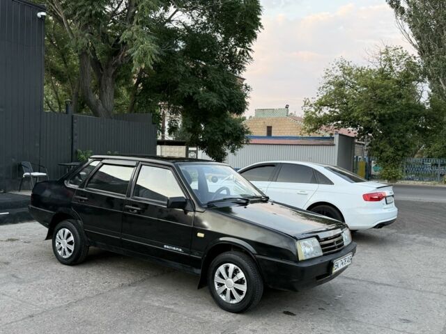 Чорний ВАЗ 21099, об'ємом двигуна 1.6 л та пробігом 175 тис. км за 1750 $, фото 1 на Automoto.ua