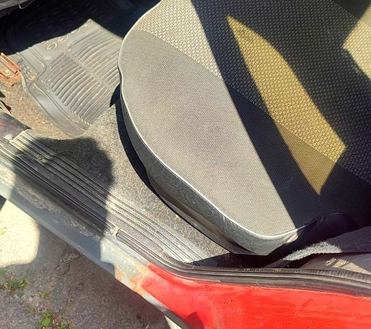 Красный ВАЗ 21099, объемом двигателя 1.5 л и пробегом 200 тыс. км за 1300 $, фото 1 на Automoto.ua