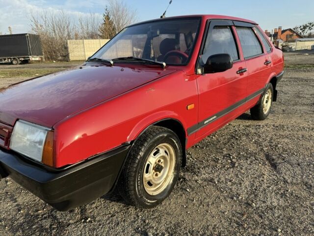 Красный ВАЗ 21099, объемом двигателя 1.5 л и пробегом 160 тыс. км за 1350 $, фото 1 на Automoto.ua