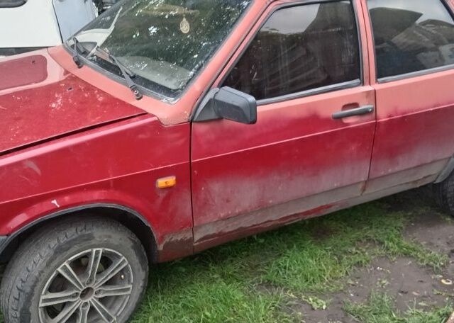 Красный ВАЗ 21099, объемом двигателя 1.5 л и пробегом 250 тыс. км за 605 $, фото 1 на Automoto.ua