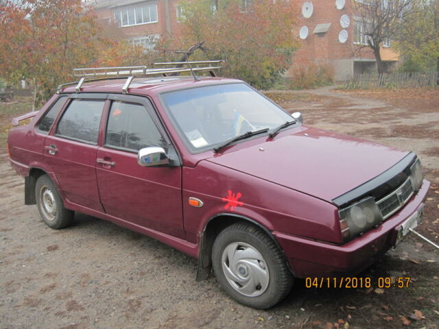 Красный ВАЗ 21099, объемом двигателя 1.5 л и пробегом 100 тыс. км за 1300 $, фото 1 на Automoto.ua