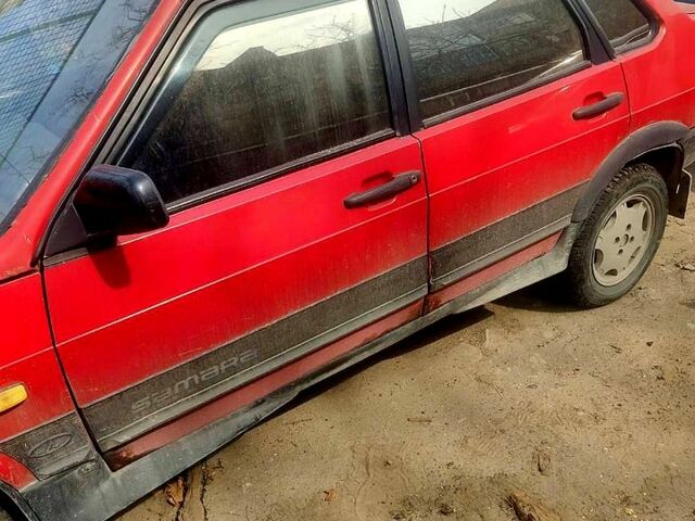Красный ВАЗ 21099, объемом двигателя 1.5 л и пробегом 0 тыс. км за 1000 $, фото 1 на Automoto.ua