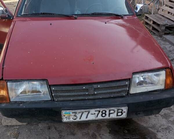 Красный ВАЗ 21099, объемом двигателя 1.5 л и пробегом 250 тыс. км за 1000 $, фото 1 на Automoto.ua