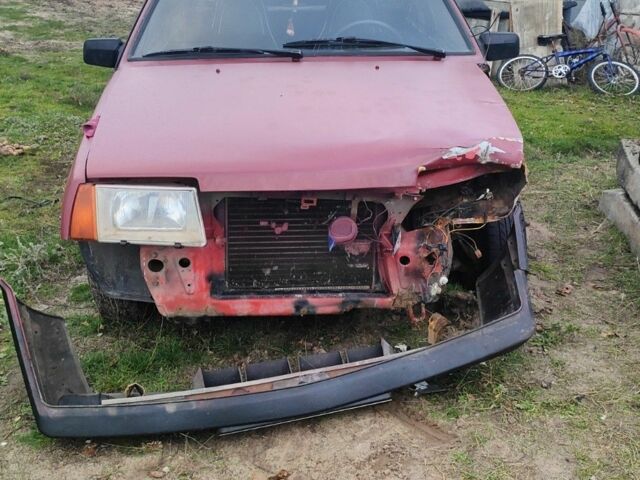 Красный ВАЗ 21099, объемом двигателя 1.3 л и пробегом 300 тыс. км за 500 $, фото 1 на Automoto.ua