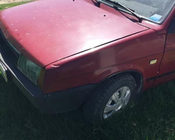 Красный ВАЗ 21099, объемом двигателя 1.6 л и пробегом 250 тыс. км за 1100 $, фото 1 на Automoto.ua