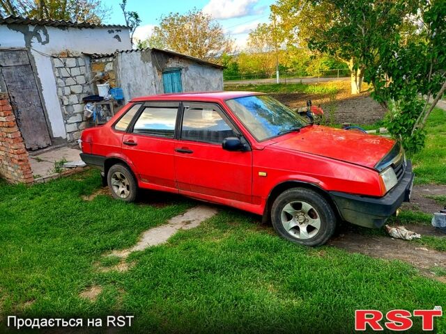 Красный ВАЗ 21099, объемом двигателя 1.5 л и пробегом 230 тыс. км за 1100 $, фото 1 на Automoto.ua