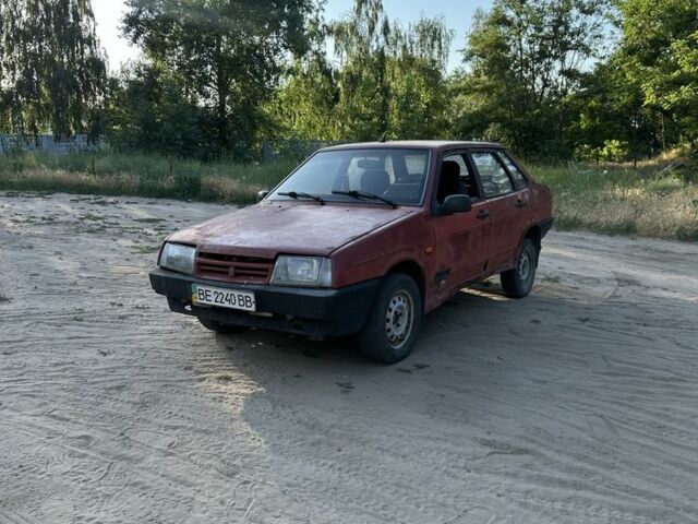 Красный ВАЗ 21099, объемом двигателя 1.5 л и пробегом 200 тыс. км за 400 $, фото 1 на Automoto.ua
