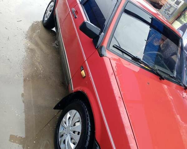 Червоний ВАЗ 21099, об'ємом двигуна 1.6 л та пробігом 250 тис. км за 1300 $, фото 1 на Automoto.ua