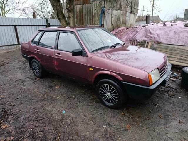 Красный ВАЗ 21099, объемом двигателя 1.5 л и пробегом 194 тыс. км за 1100 $, фото 1 на Automoto.ua