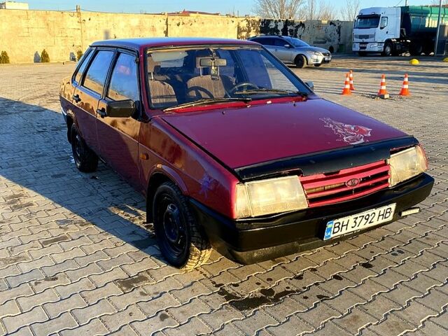 Красный ВАЗ 21099, объемом двигателя 1.5 л и пробегом 256 тыс. км за 700 $, фото 1 на Automoto.ua