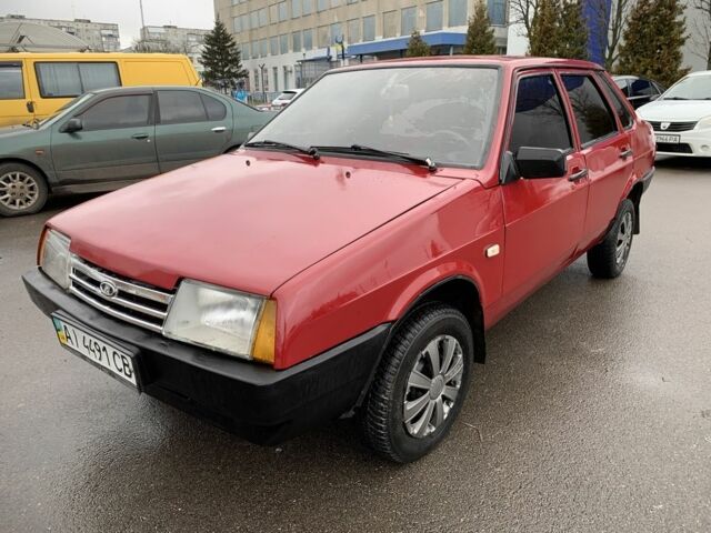 Красный ВАЗ 21099, объемом двигателя 1.5 л и пробегом 300 тыс. км за 1150 $, фото 1 на Automoto.ua