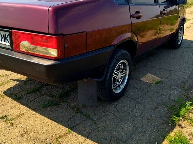 Красный ВАЗ 21099, объемом двигателя 1.5 л и пробегом 250 тыс. км за 1250 $, фото 1 на Automoto.ua