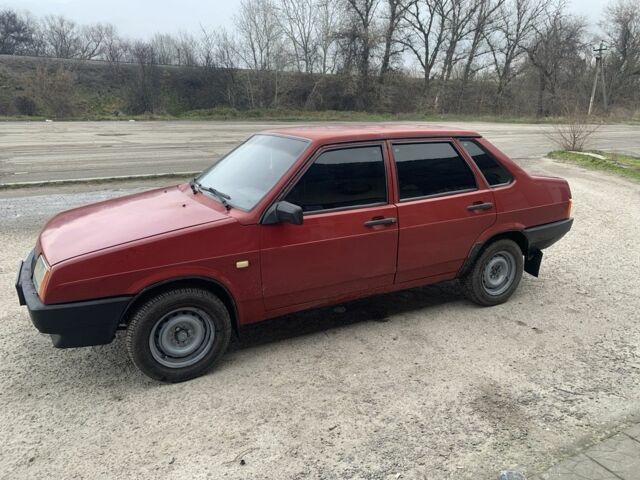 Красный ВАЗ 21099, объемом двигателя 1.5 л и пробегом 240 тыс. км за 1200 $, фото 1 на Automoto.ua